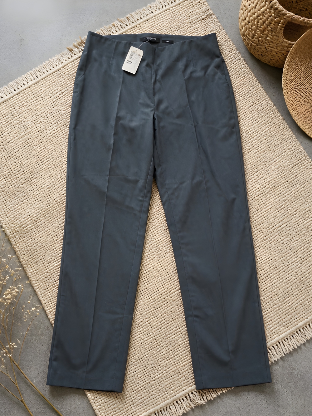 Size 2 Lafayette 148 New York Green Straight-Leg Pants